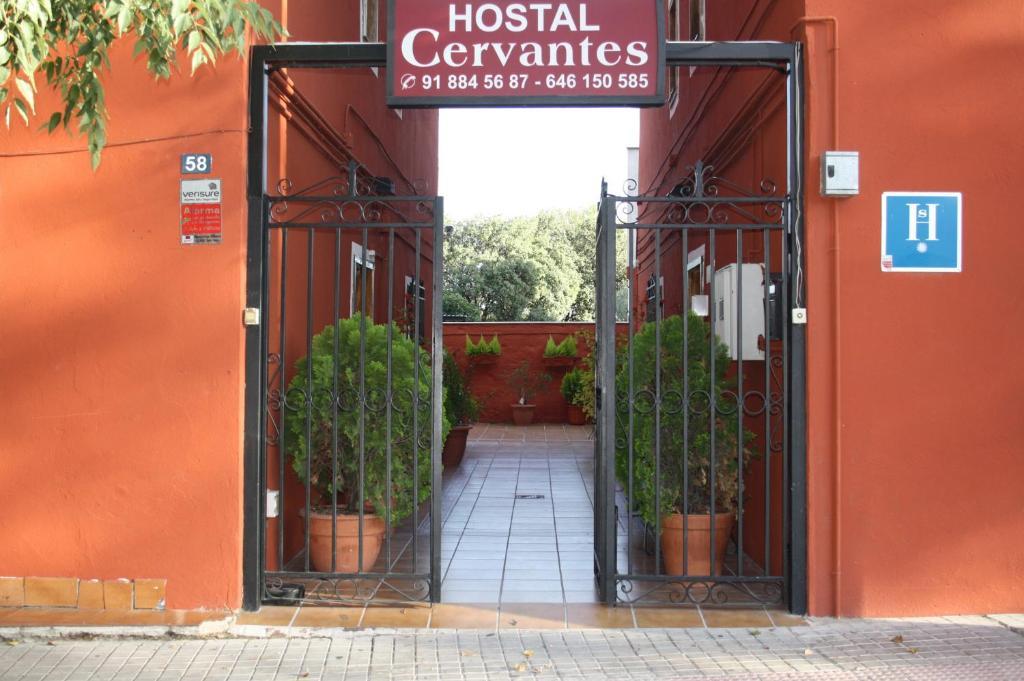 Hostal Cervantes Daganzo De Arriba Εξωτερικό φωτογραφία